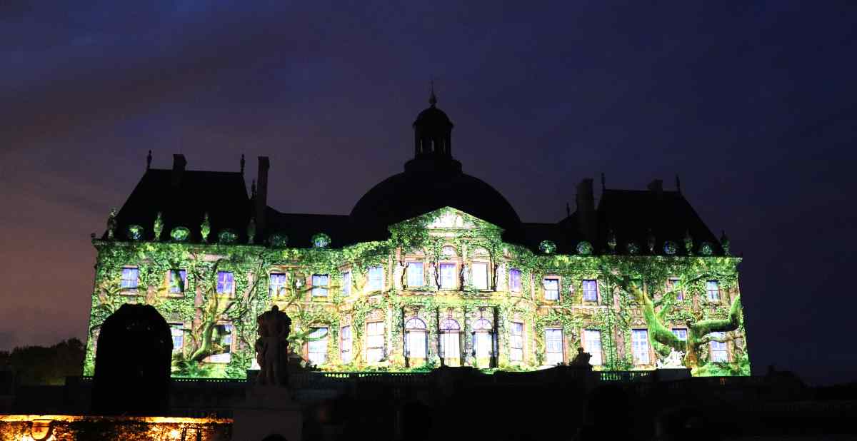 The castle of Vaux-le-Vicomte in lights - Absolutely magnificent!