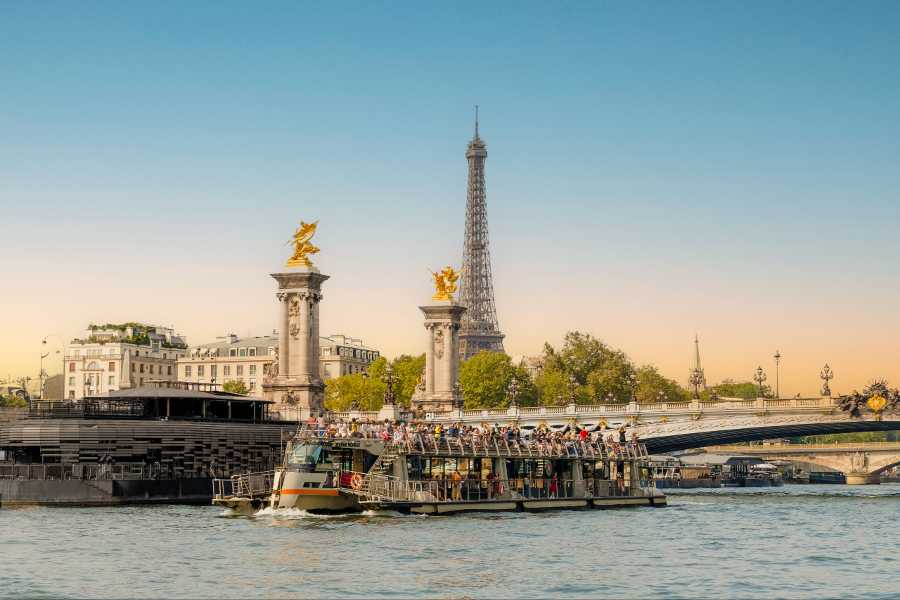 Cruise with Bateaux Parisiens