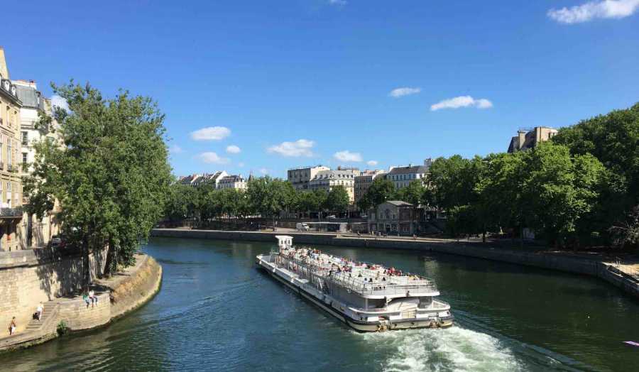 La croisière Bateaux Mouche : un incontournable à Paris