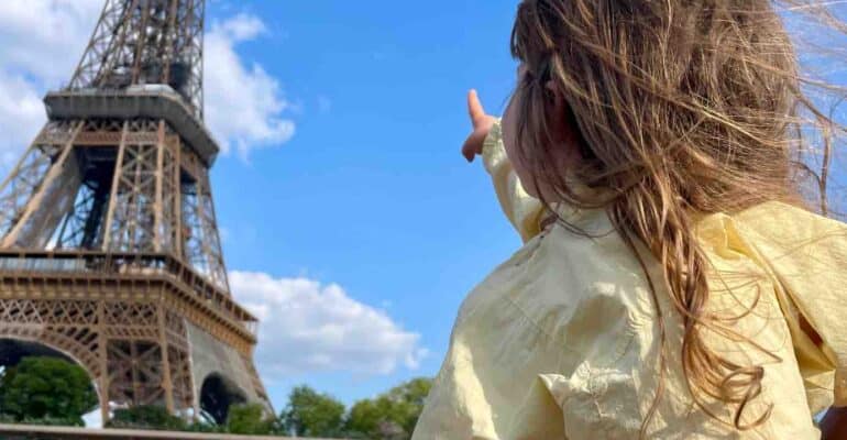 Child cruise bateaux mouches